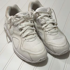 NIKE AIRMAX Size 10 White